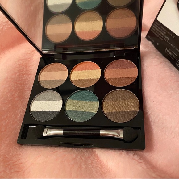 Makeover Essentials Bundle - Picture 3 of 9